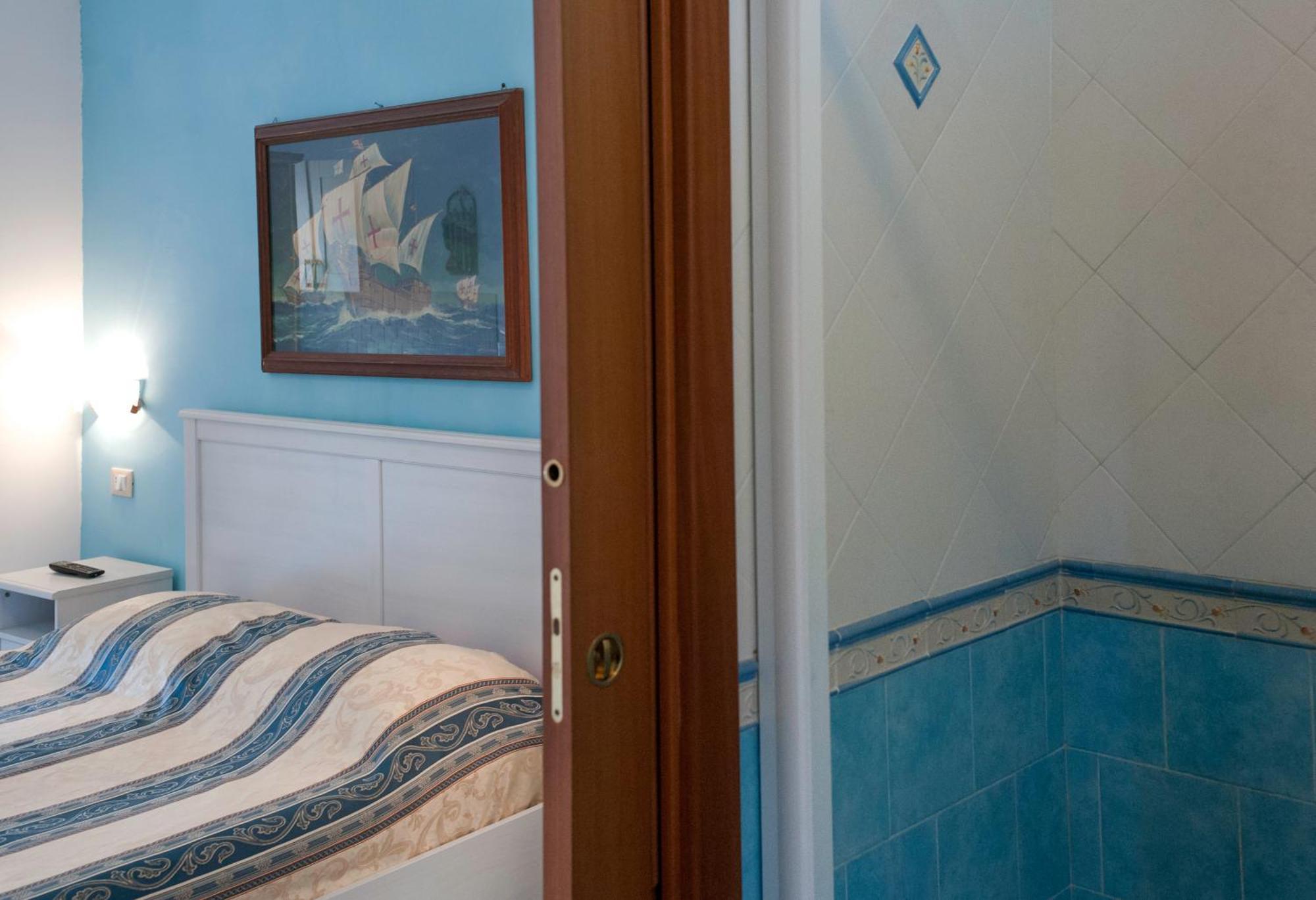 B&B La Nave Nápoly Szoba fotó